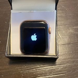 PRICE REDUCED!!  Apple Watch 5